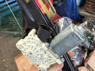 bontott BMW X5 Jobb hátsó Ablakemelő Szerkezet (Elektromos)