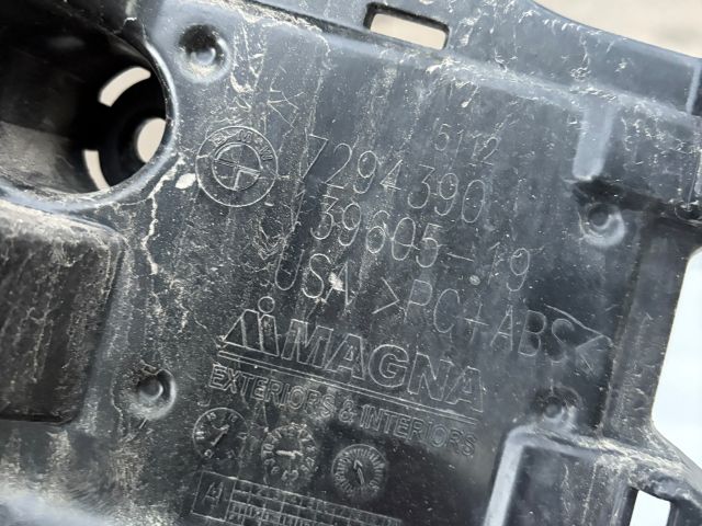 bontott BMW X5 Jobb hátsó Oldal Lökhárító Tartó (Műanyag)