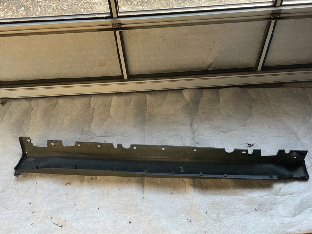 bontott BMW X5 Jobb Küszöb