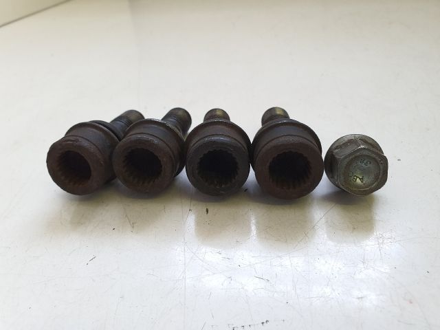 bontott BMW X5 Kerék Csavar Szett