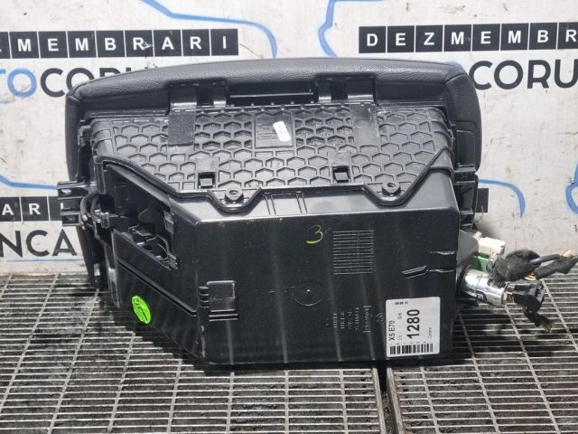 bontott BMW X5 Könyöklő