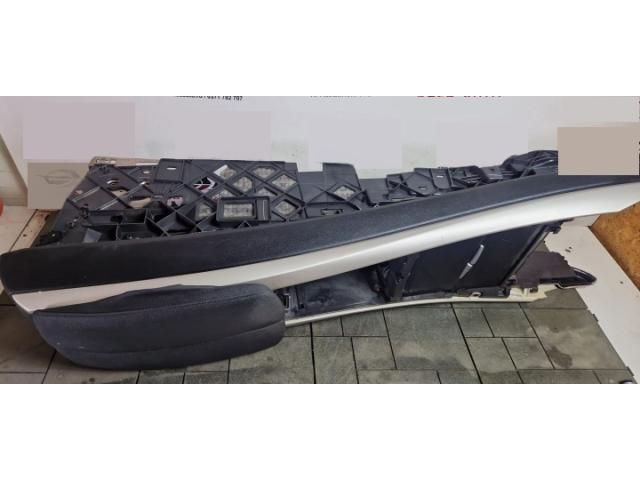 bontott BMW X5 Könyöklő