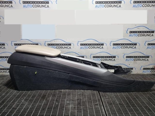 bontott BMW X5 Könyöklő