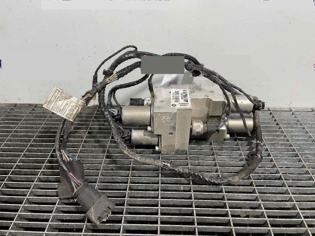 bontott BMW X5 Aktív Futómű Hidraulikus Szeleptömb