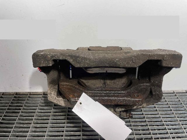 bontott BMW X5 Jobb első Féknyereg Munkahengerrel