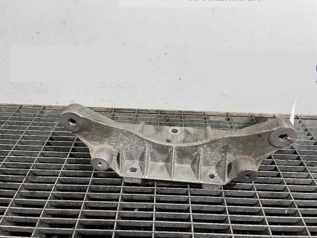 bontott BMW X5 Motor Tartó Bak (Pozíciófüggetlen)