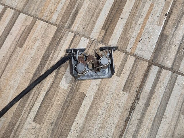 bontott BMW X5 Motorháztető Zárszerkezet