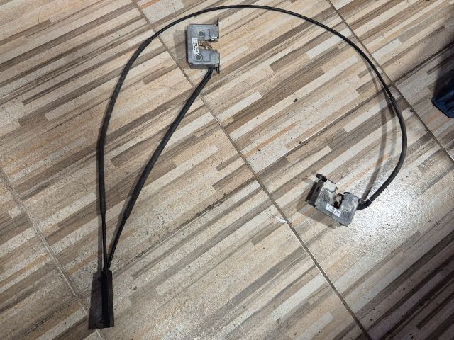 bontott BMW X5 Motorháztető Zárszerkezet