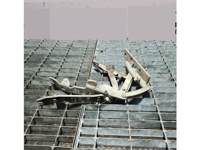 bontott BMW X5 Motorháztető Zsanér Pár