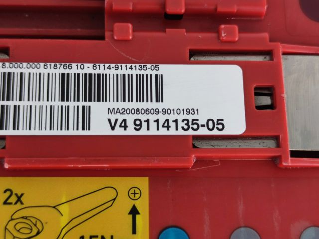 bontott BMW X5 Pozitív Kábel Elosztó