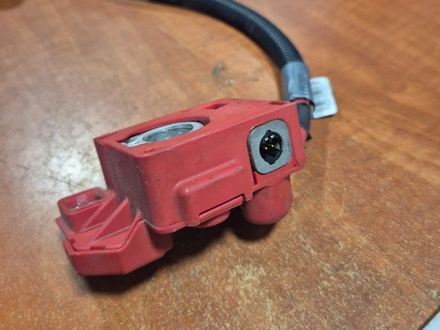 bontott BMW X5 Pozitív Kábel