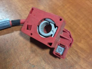 bontott BMW X5 Pozitív Kábel