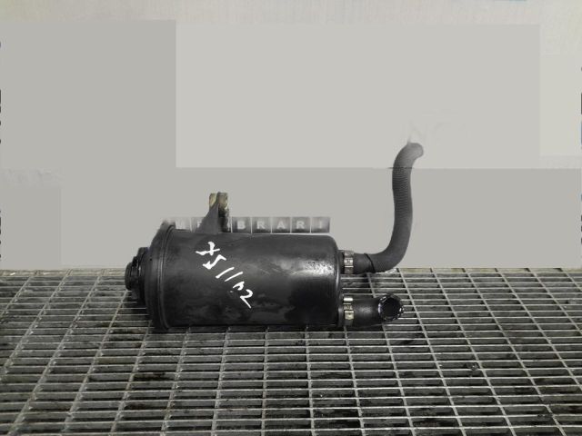 bontott BMW X5 Szervóolaj Tartály
