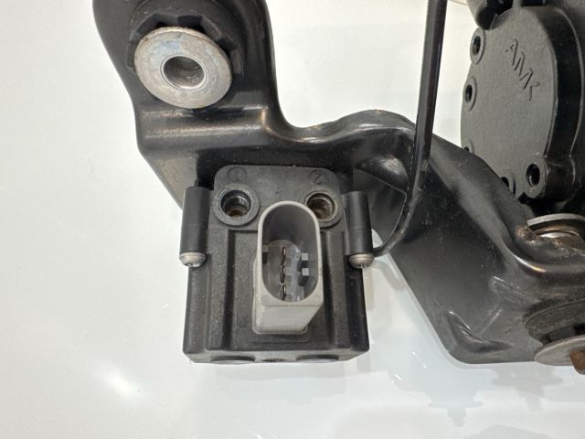 bontott BMW X5 Szintszabályzó Kompresszor