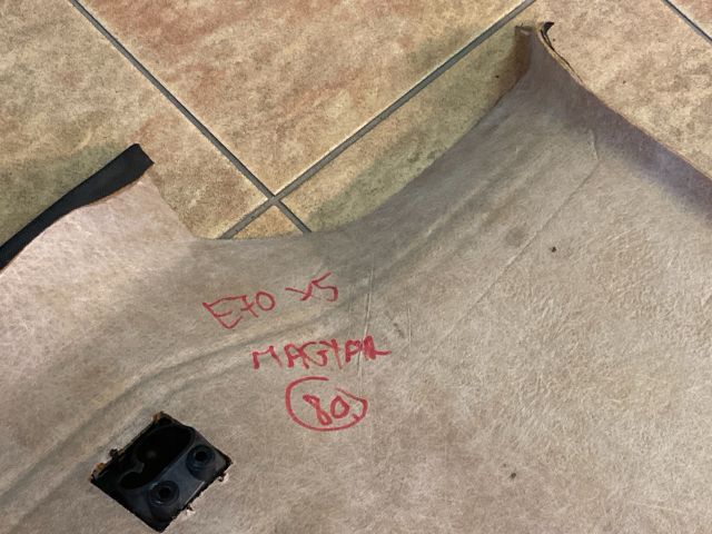 bontott BMW X5 Tetőkárpit