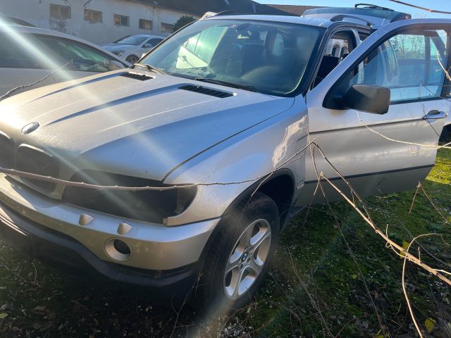 bontott BMW X5 Vízhűtő Radiátor Tartó