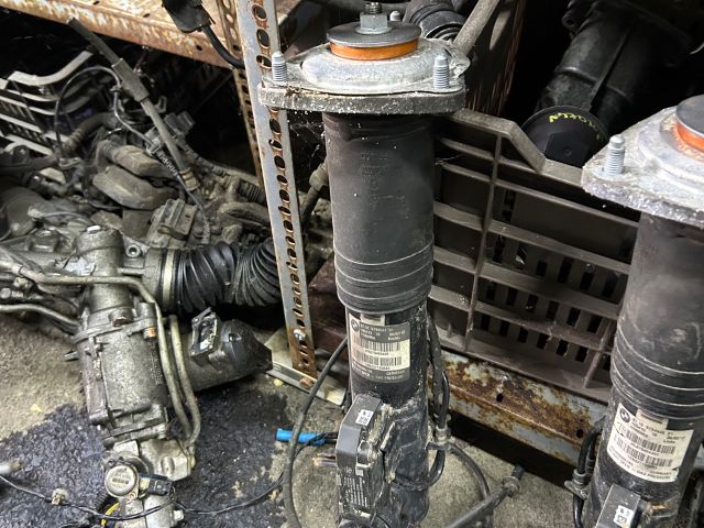 bontott BMW X5 Jobb hátsó Lengéscsillapító