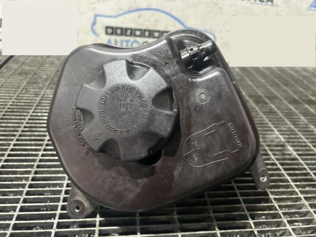 bontott BMW X5 Kiegyenlítő Tartály