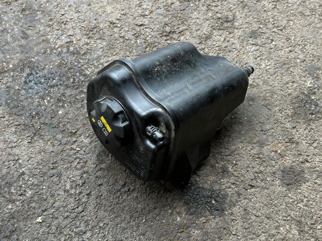 bontott BMW X5 Kiegyenlítő Tartály