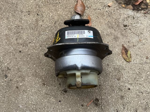 bontott BMW X5 Motor Tartó Bak Jobb