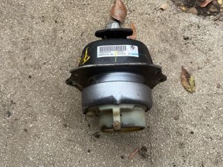 bontott BMW X5 Motor Tartó Bak Jobb