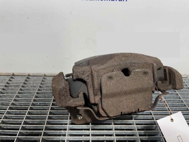 bontott BMW X5 Bal első Féknyereg Munkahengerrel