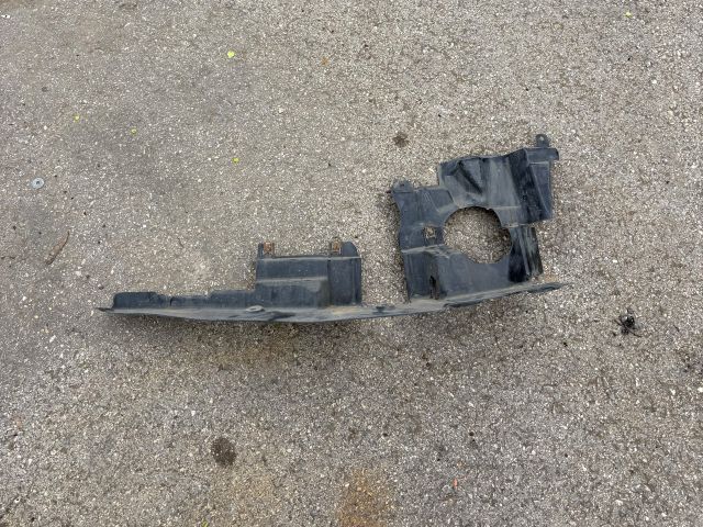 bontott BMW X5 Bal Féltengely Porvédő Lemez