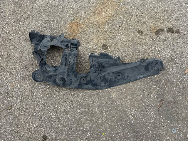 bontott BMW X5 Bal Féltengely Porvédő Lemez