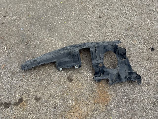 bontott BMW X5 Bal Féltengely Porvédő Lemez