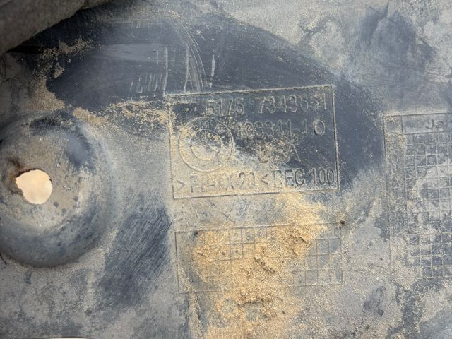 bontott BMW X5 Bal Féltengely Porvédő Lemez