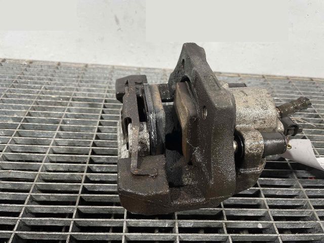 bontott BMW X5 Bal hátsó Féknyereg Munkahengerrel