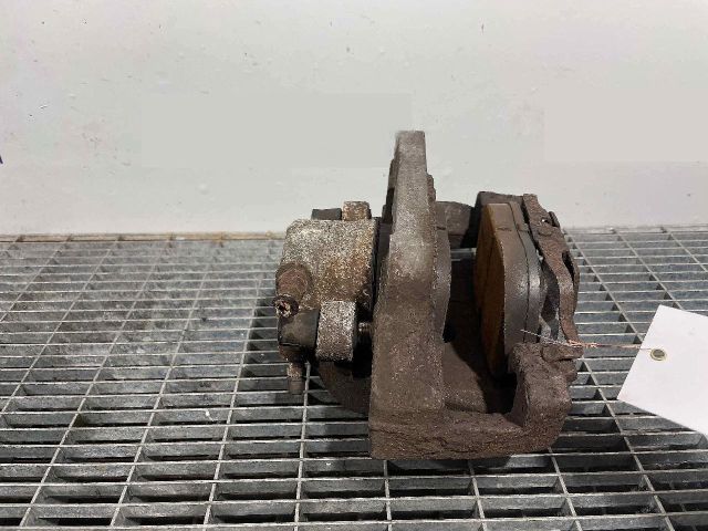 bontott BMW X5 Jobb első Féknyereg Munkahengerrel