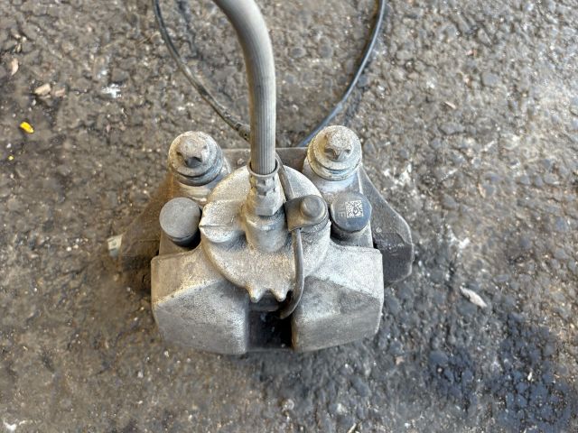 bontott BMW X5 Jobb hátsó Féknyereg Munkahengerrel