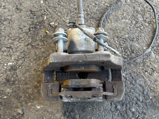 bontott BMW X5 Jobb hátsó Féknyereg Munkahengerrel