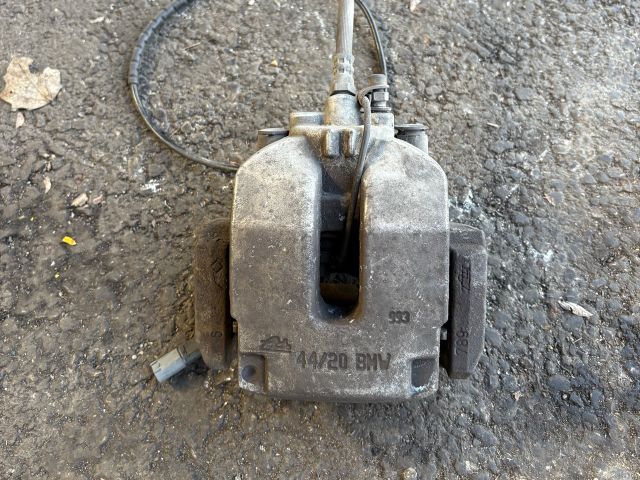 bontott BMW X5 Jobb hátsó Féknyereg Munkahengerrel