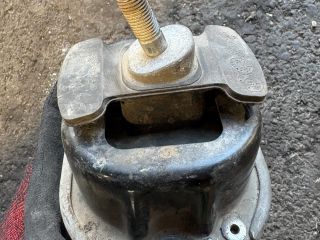 bontott BMW X5 Motor Tartó Bak Jobb