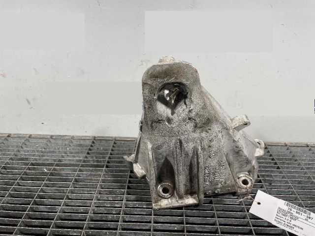 bontott BMW X5 Motor Tartó Bak Jobb