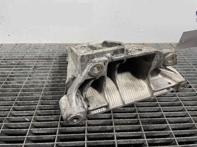 bontott BMW X5 Motor Tartó Bak Jobb