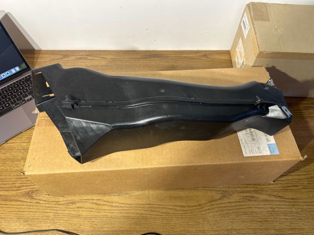 bontott BMW X6 Jobb első Fék Hűtő Cső