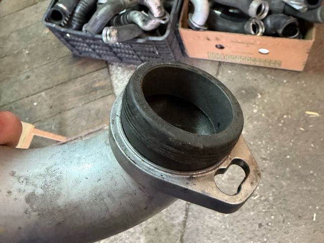 bontott BMW X6 Turbócső