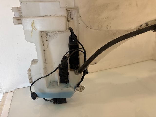 bontott BMW X6 Ablakmosó Tartály