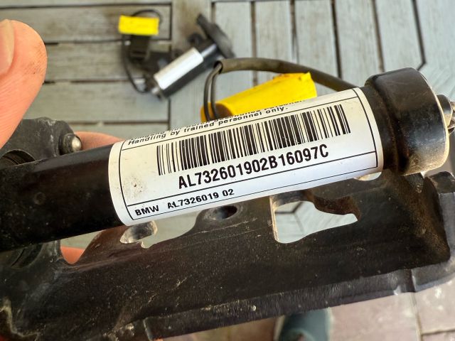 bontott BMW X6 Bal Gyalogosvédelmi Rendszer Mechanika