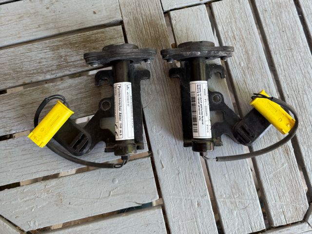 bontott BMW X6 Bal Gyalogosvédelmi Rendszer Mechanika