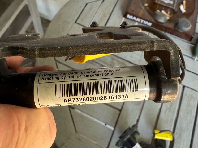 bontott BMW X6 Bal Gyalogosvédelmi Rendszer Mechanika