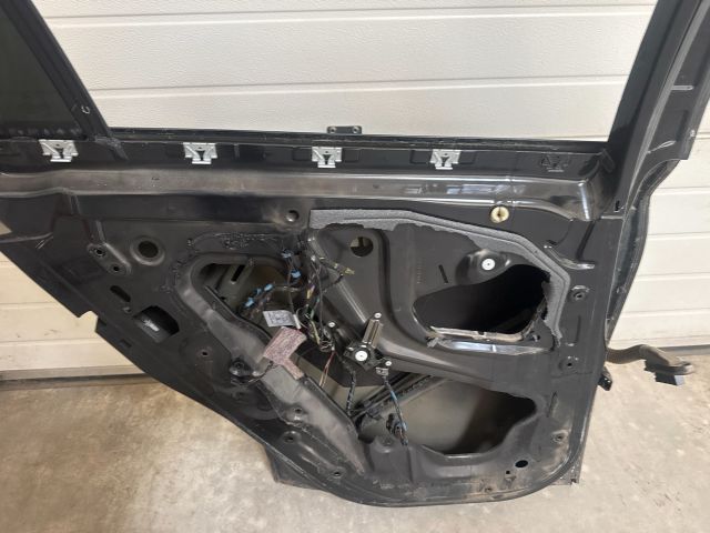 bontott BMW X6 Bal hátsó Ajtó (Üres lemez)