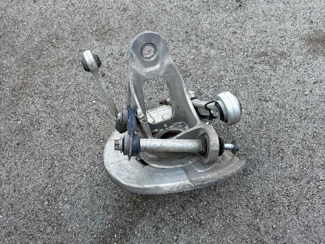 bontott BMW X6 Bal hátsó Csonkállvány Kerékaggyal