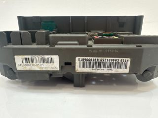 bontott BMW X6 Biztosítéktábla Utastér