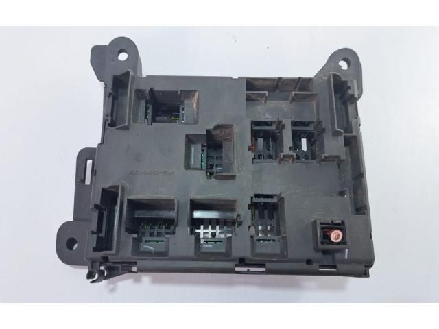 bontott BMW X6 Biztosítéktábla Utastér