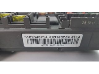 bontott BMW X6 Biztosítéktábla Utastér