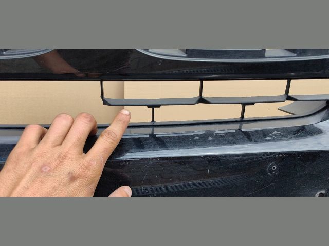 bontott BMW X6 Első Lökhárító (Üresen)